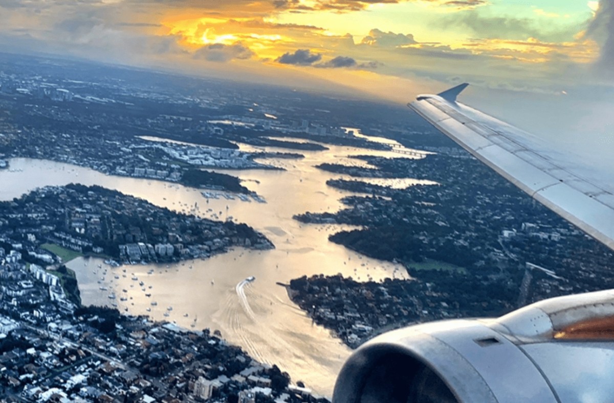 Eksperti stāstīja par efektīvākajiem veidiem, kā tikt galā ar jetlag