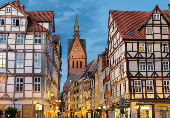 Hannover, Almanya'da Turlar: şehrin ilginç yerleri ve manzaraları