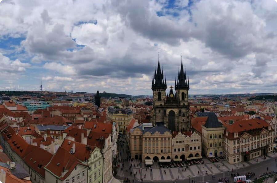 Prague : la perfection gothique de l'architecture, ainsi qu'une apparence urbaine mystique et fabuleuse